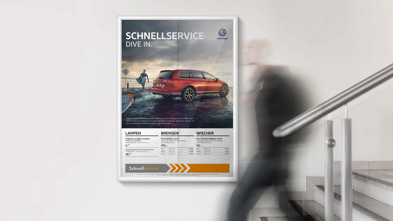 Volkswagen Schnellservice Poster für PKW an der Wand hängend